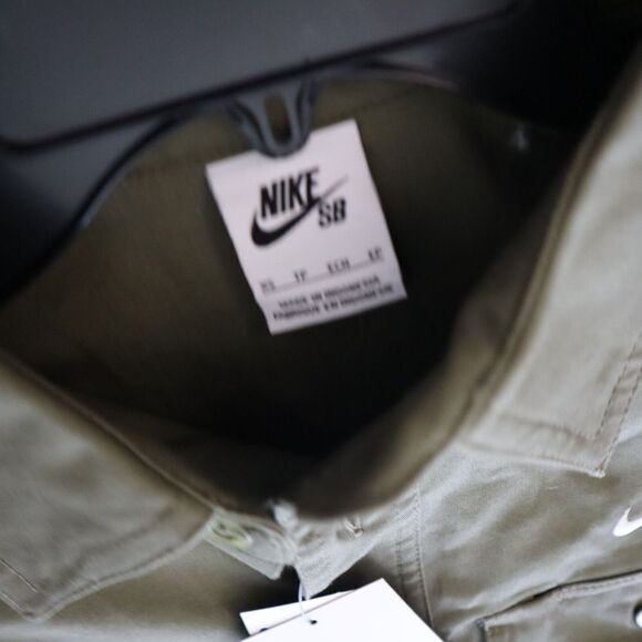 Nike SB DQ6287 Unisex Sz XS Olive Green Woven Skate L/S Button-Up Shirt - Picture 6 of 9